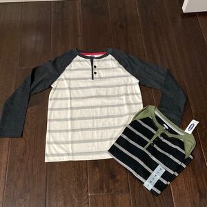 Boys Old Navy long sleeve tee.